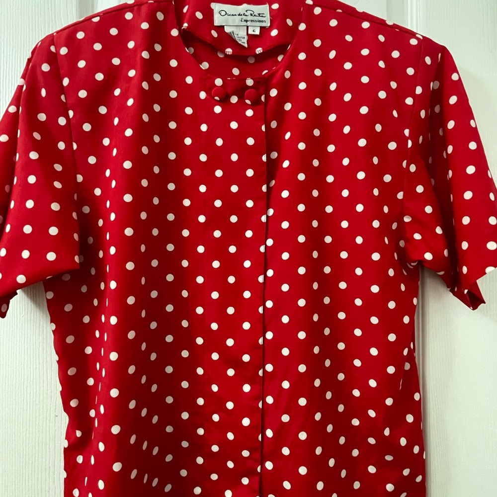 VINTAGE OSCAR DE LA RENTA
Expressions Women's Button Front Blouse short sleeve